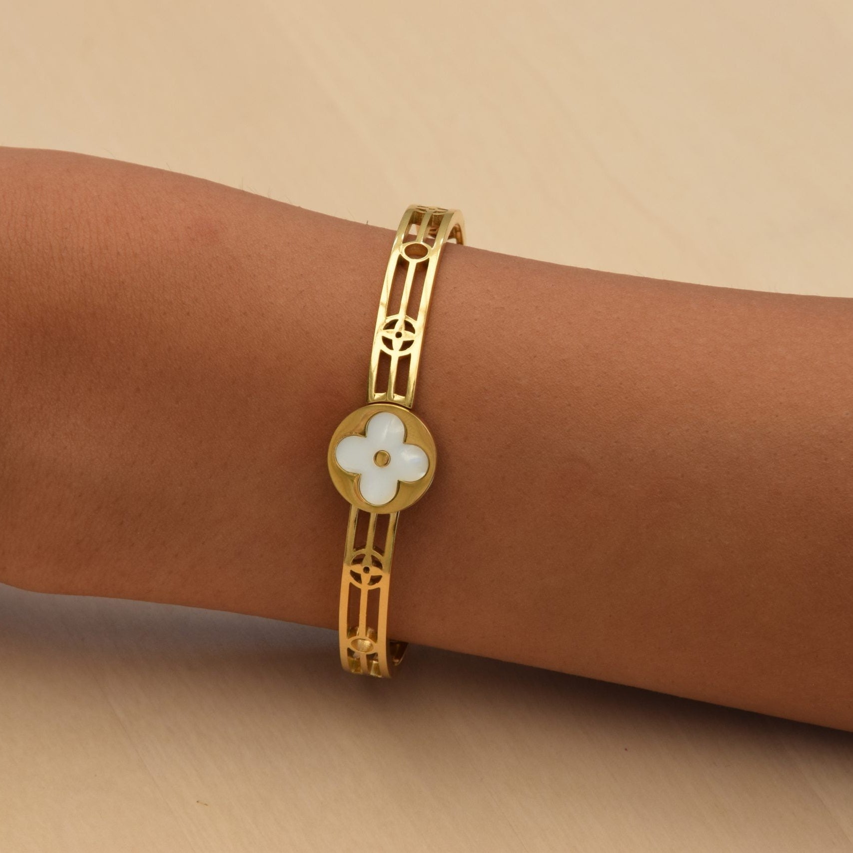Brățară Trifoi Alb Elegant Aurie