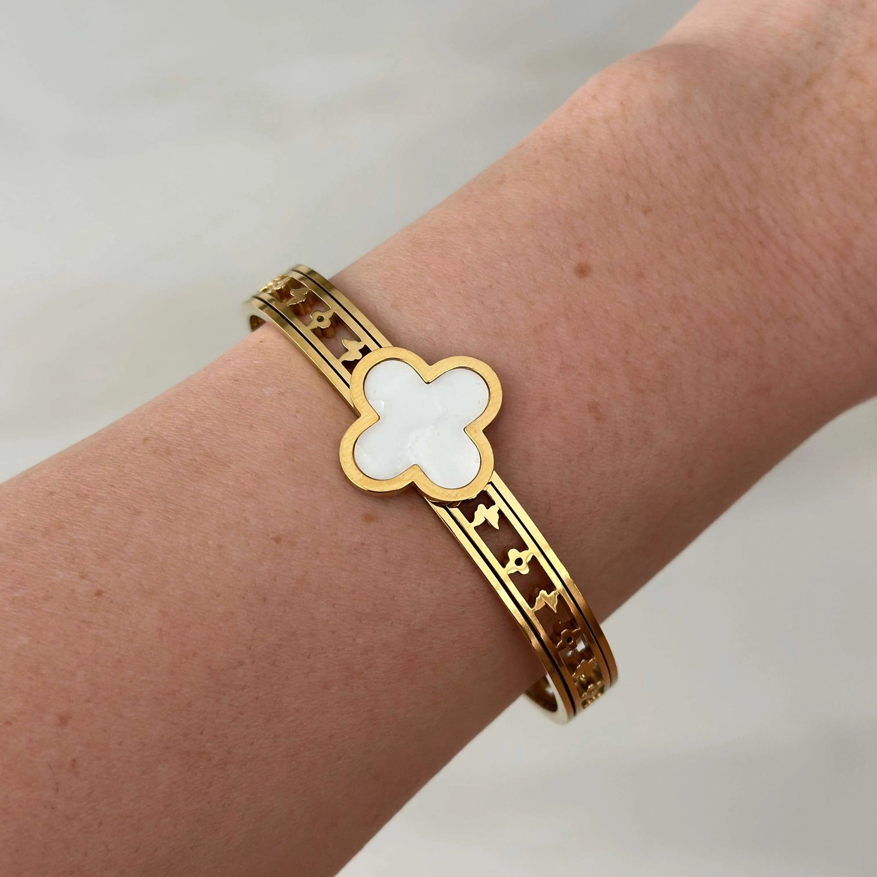 Brățară Aurie cu Trifoi Alb
