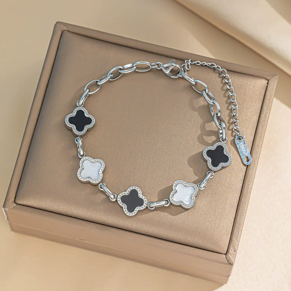 Brățară Argintie cu Trifoi Alb și Negru