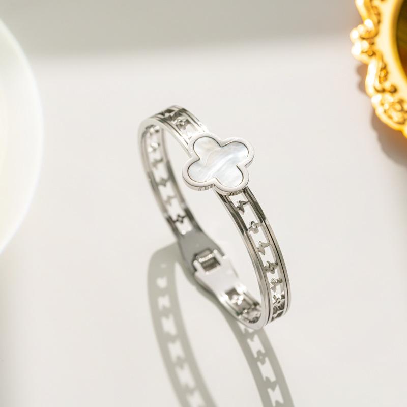 Brățară Argintie cu Trifoi Alb