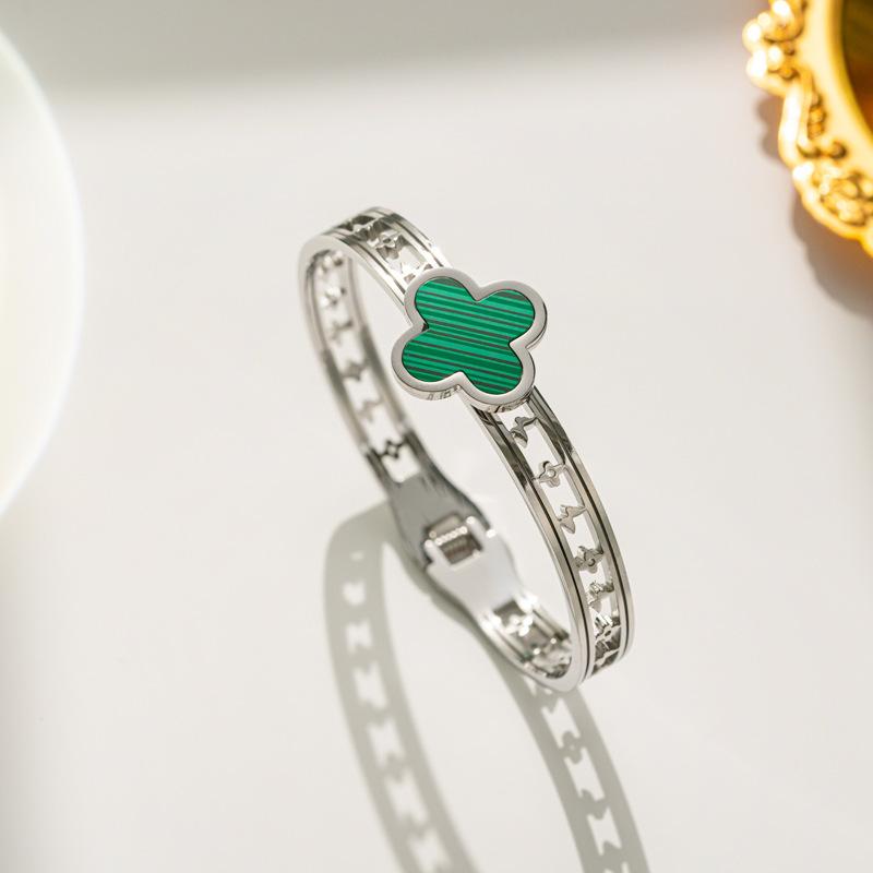 Brățară Argintie cu Trifoi Verde